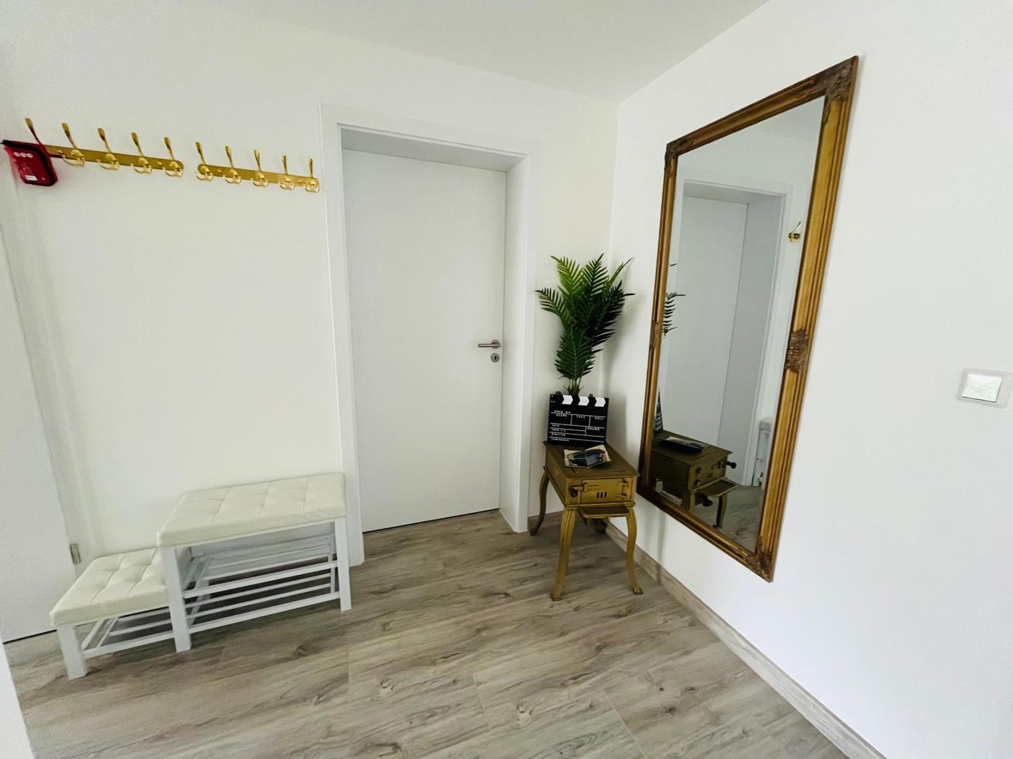 Filmap-Charmant-Modern-Zentral-Balkon-Beamer-Spieletisch Görlitz Esterno foto